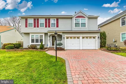 13 Keatley Dr, Marlton, NJ 08053