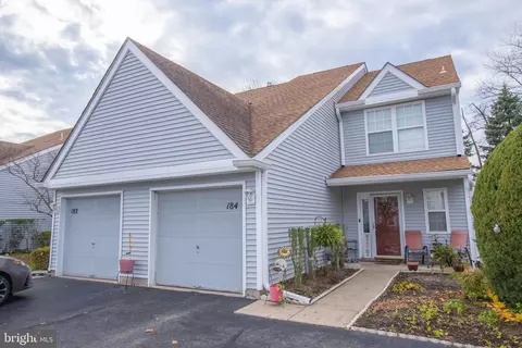 184 Birch Hollow Dr, Bordentown, NJ 08505