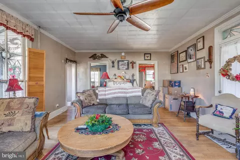 635 Laurel St, Delanco, NJ 08075 photo 5