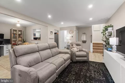 3603 Fenwick Ln, Mount Laurel, NJ 08054
