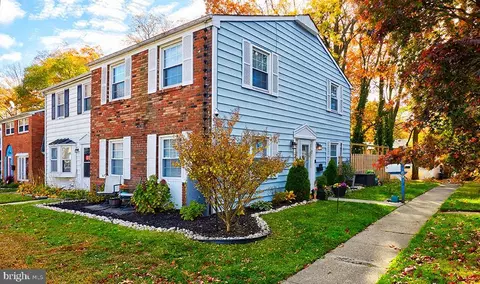 27 Roxborough Pl, Willingboro, NJ 08046