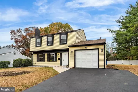 3 Fairmount Dr, Willingboro, NJ 08046