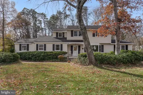 20 Elm Dr, Medford, NJ 08055