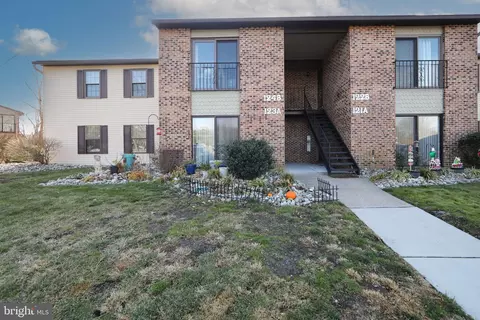 123 A Birchfield Ct, Mount Laurel, NJ 08054