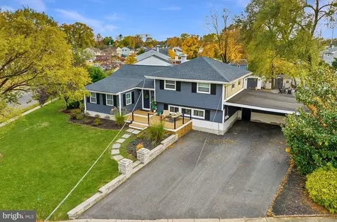 2 Spruce Rd, Burlington, NJ 08016