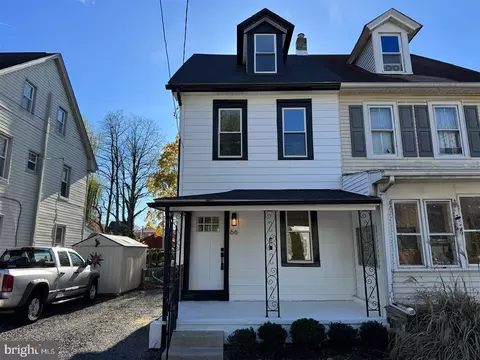 66 E 3rd St, Moorestown, NJ 08057