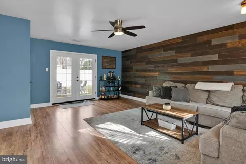 Entry Way - 306 E Rudderow Ave, Maple Shade, NJ 08052 photo 7 of 7