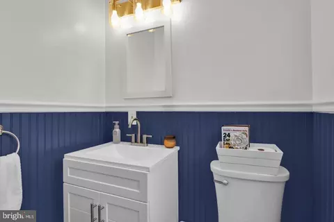 Bath - 306 E Rudderow Ave, Maple Shade, NJ 08052 photo 1 of 6