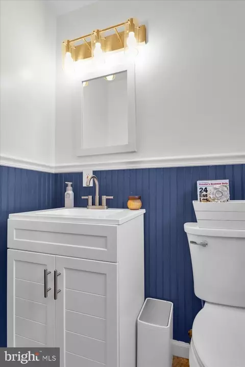 Bath - 306 E Rudderow Ave, Maple Shade, NJ 08052 photo 2 of 6
