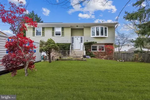 419 Chippewa Trl, Browns Mills, NJ 08015