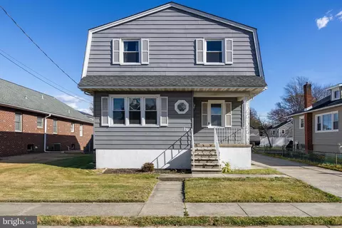 19 S Chestnut Ave, Maple Shade, NJ 08052