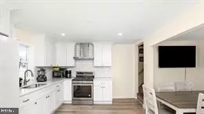 Entry Way - 224 Progress St, Riverside, NJ 08075 photo 6 of 11