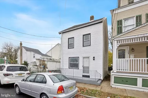 310 Hopkinson St, Bordentown, NJ 08505
