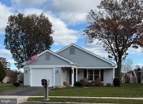21 Westminster Dr S, Southampton, NJ 08088