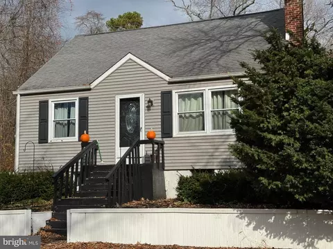 18 Dixontown Rd, Medford, NJ 08055