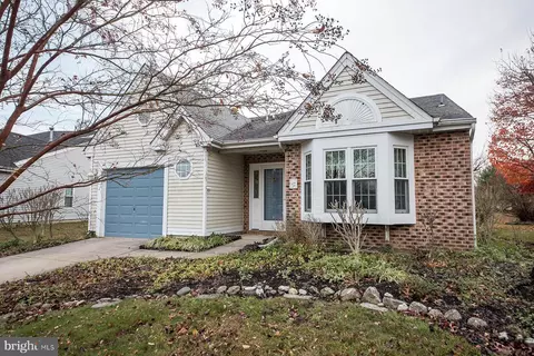 422 Elderberry Ct, Mount Laurel, NJ 08054