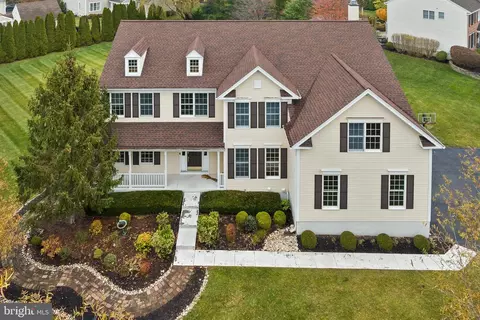 2 Thorn Ln, Chesterfield, NJ 08515