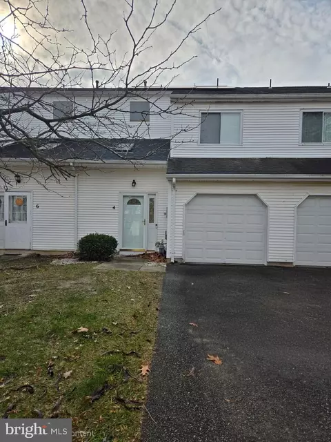 4 Nutmeg Dr, Lumberton, NJ 08048
