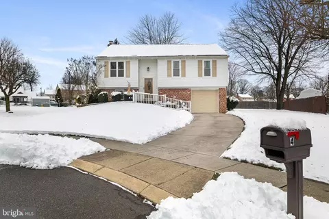 4 Brighton Ct, Westampton, NJ 08060