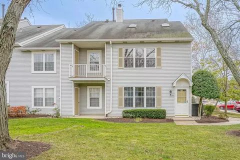 208 B Sedgefield Dr, Mount Laurel, NJ 08054