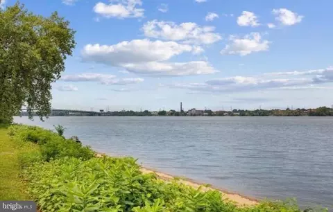 View/Area - 3003 Harbour Dr, Palmyra, NJ 08065 photo 2 of 3