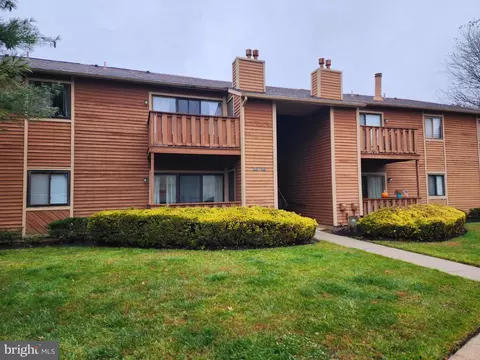 307 Woodhollow Dr, Marlton, NJ 08053