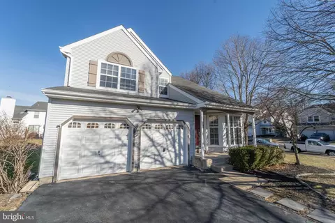 19 Dryden, Burlington, NJ 08016