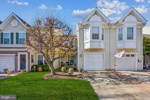 27 Elkington, Mount Laurel, NJ 08054