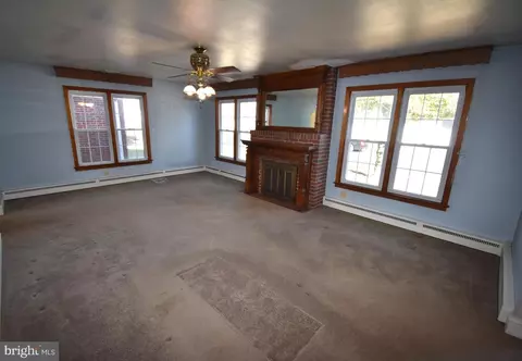 891 E 3rd St E, Florence, NJ 08518 photo 6