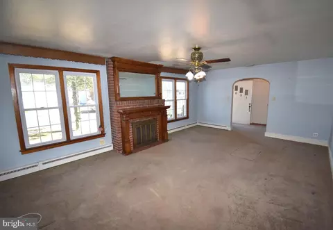 891 E 3rd St E, Florence, NJ 08518 photo 7