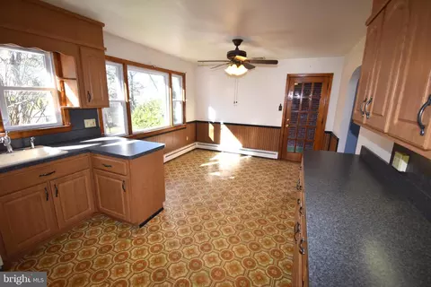 891 E 3rd St E, Florence, NJ 08518 photo 9
