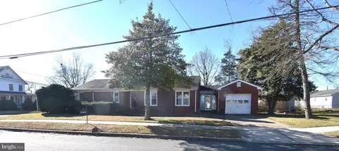 891 E 3rd St E, Florence, NJ 08518
