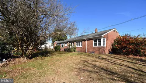 891 E 3rd St E, Florence, NJ 08518 photo 2