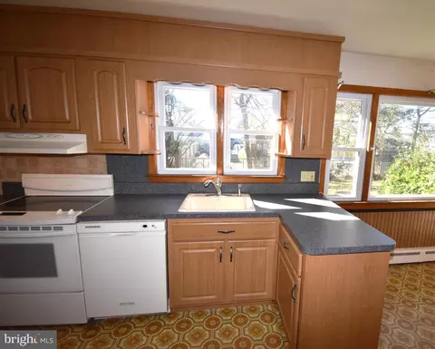 891 E 3rd St E, Florence, NJ 08518 photo 12