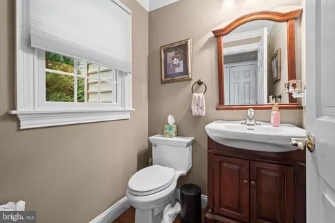 78 N Lakeside Dr W, Medford, NJ 08055
