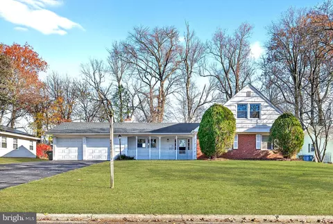 248 Club House Dr, Willingboro, NJ 08046