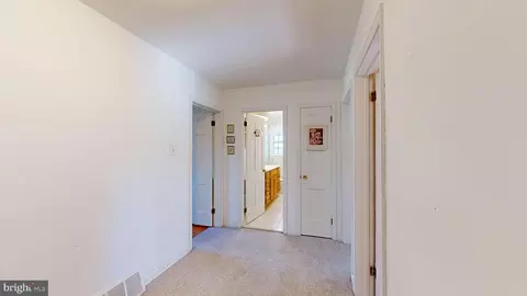 Entry Way - 213 Wayne Dr, Cinnaminson, NJ 08077 photo 3 of 5
