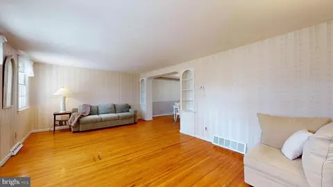 Living - 213 Wayne Dr, Cinnaminson, NJ 08077 photo 2 of 3