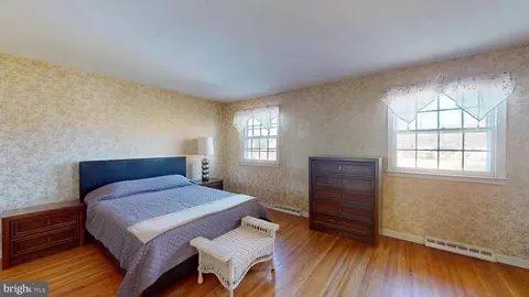 Bedroom - 213 Wayne Dr, Cinnaminson, NJ 08077 photo 4 of 6
