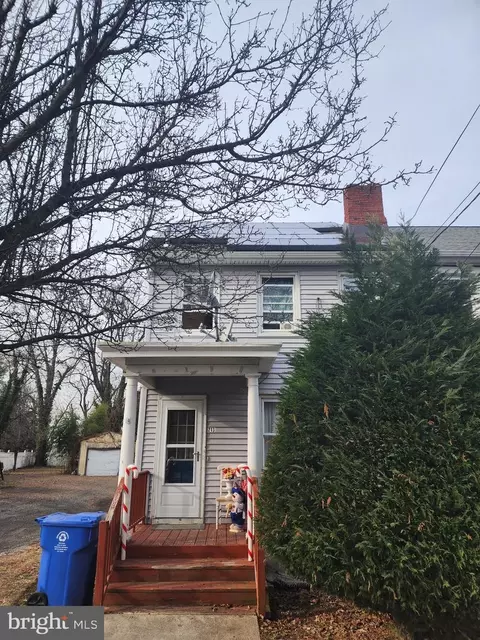 213 Front St, Fieldsboro, NJ 08505
