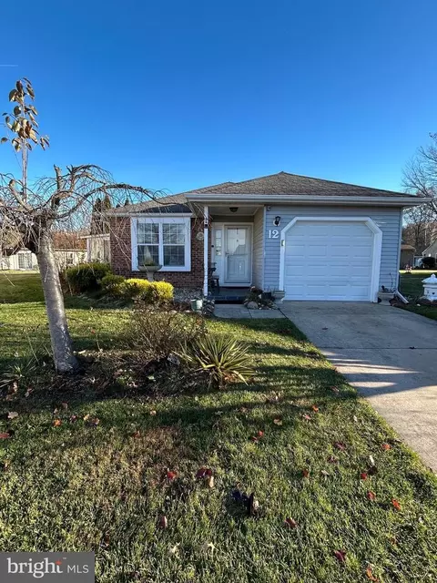 12 Taconia Ct, Mount Laurel, NJ 08054