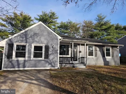 27 Sandal Ln, Willingboro, NJ 08046