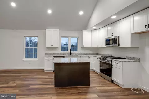 48 Pine St, Beverly, NJ 08010 photo 7