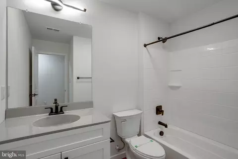 48 Pine St, Beverly, NJ 08010 photo 18