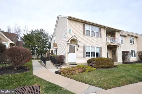 4204 B Adelaide Dr, Mount Laurel, NJ 08054