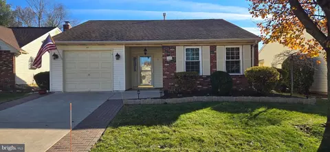 117 Carriage Hill Ct, Columbus, NJ 08022