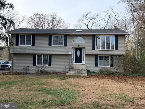 719 Kettle Run Rd, Marlton, NJ 08053