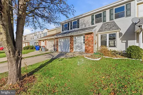 143 Banwell Ln, Mount Laurel, NJ 08054