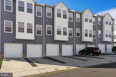 Exterior - 5 River Ln, Delanco, NJ 08075 photo 2 of 5