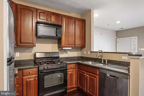 Kitchen - 5 River Ln, Delanco, NJ 08075 photo 4 of 4